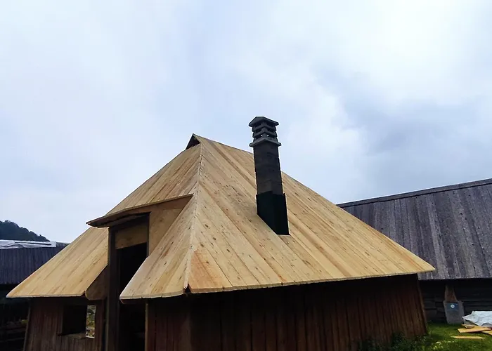 Eco Village Goles