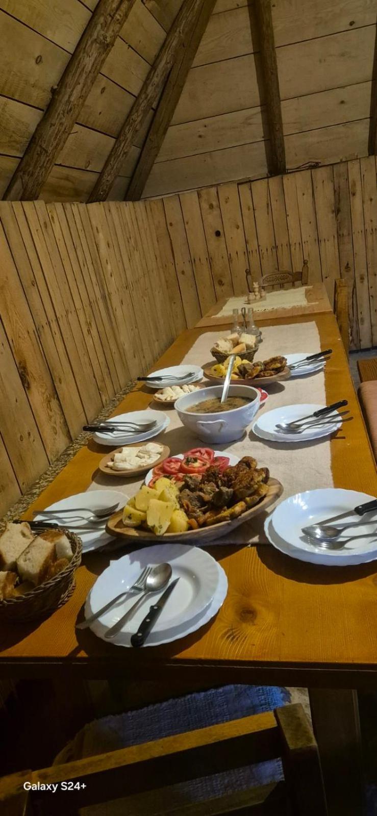 Eco Village Goles Kır Evi Kolaşin