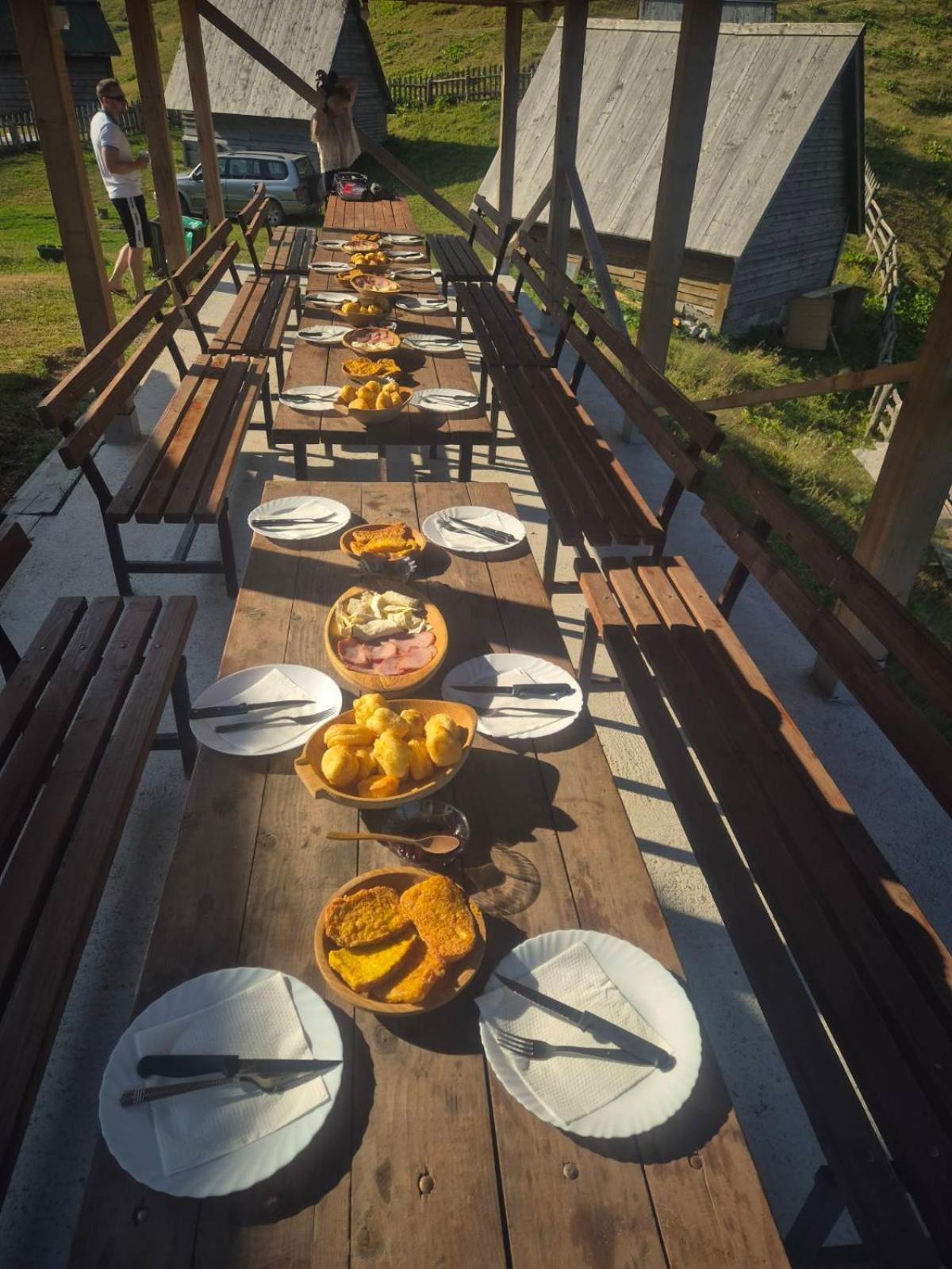 Eco Village Goles